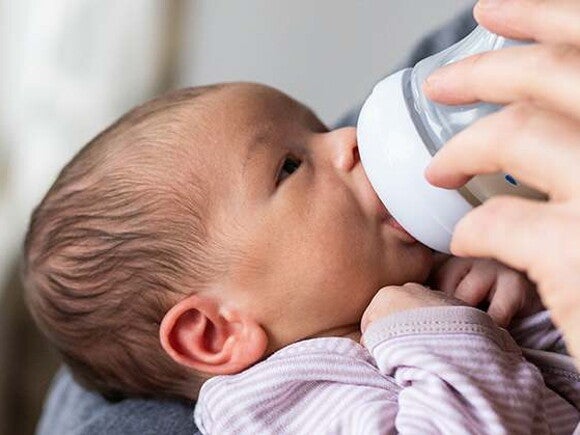 Tips voor geven flesvoeding