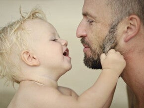 Baby papa lachen