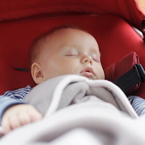 De baby voor de eerste keer meenemen 