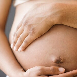 Sta ik op het punt te bevallen? Complete gids voor de tekenen van de bevalling