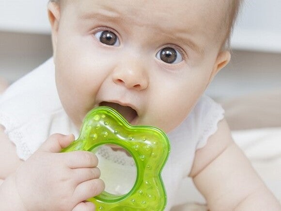 Tips doorkomende tandjes baby