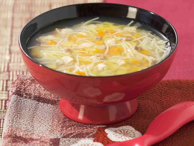 Soep van kip, vermicelli, worteltjes en champignon Soep van kip, vermicelli, worteltjes en champignon